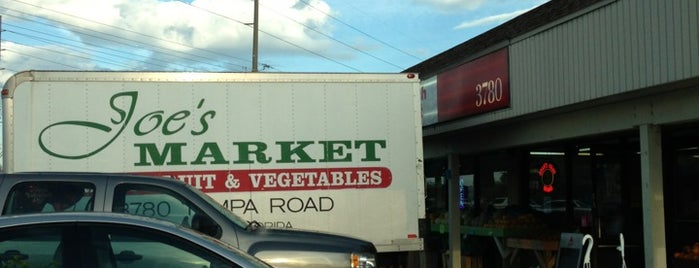 Joe's Farm Fresh Produce Market is one of Bradley'in Beğendiği Mekanlar.