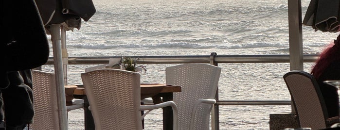 Restaurante la Quilla. Playa de las Canteras is one of canares.