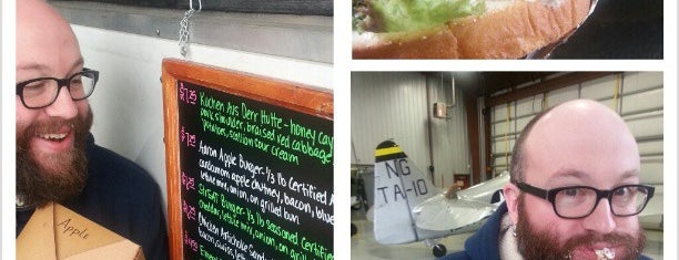 StrEAT Food @ The Heritage Flight Museum is one of StrEAT Food Loitering Spots!.