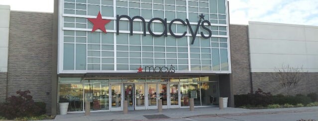 Macy's is one of สถานที่ที่ Eve ถูกใจ.