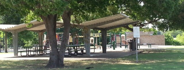 A R Schell Park is one of Lugares favoritos de Roberto.