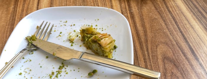 Baklavacı Maden is one of İstanbul Yemek.