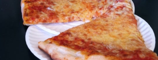 Rocco's New York Style Pizza is one of Evgenia: сохраненные места.