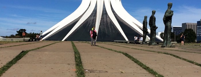 Catedral Metropolitana de Brasília is one of Viagens da Copa.