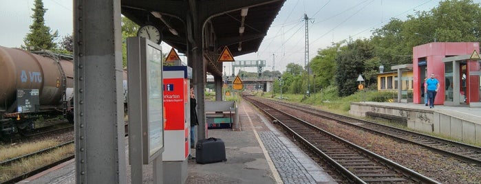 Bahnhof Oberhausen-Sterkrade is one of Bf's Niederrheinisches Land.