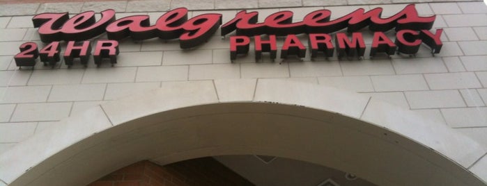 Walgreens is one of Rossさんのお気に入りスポット.