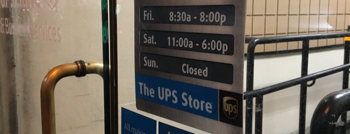 The UPS Store is one of Orte, die Lindsay gefallen.