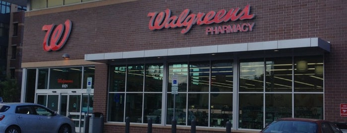 Walgreens is one of Tempat yang Disukai Robert.