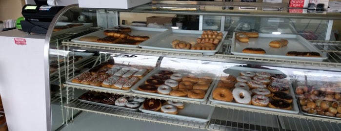 Donuts Deluxe is one of Best Donuts in the Twin Cities.