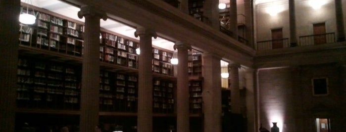 James J. Hill Reference Library is one of Lugares favoritos de Chris.