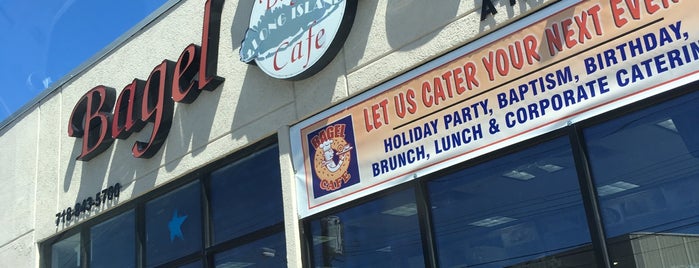 Howard Beach Bagel Cafe is one of Tempat yang Disukai Marc.