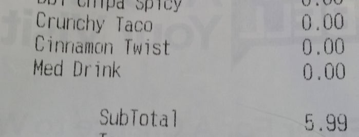 Taco Bell is one of Tempat yang Disukai Christopher.