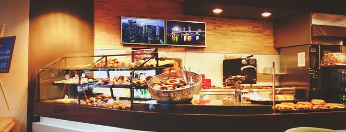 Simit Café is one of veysel : понравившиеся места.