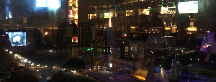 Onyx Lounge & Restaurant is one of Posti che sono piaciuti a Ismail.