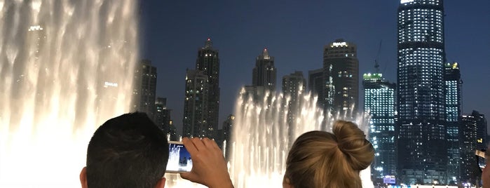The Dubai Fountain is one of Lugares favoritos de Ali.