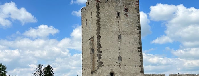 Kinizsi vár is one of Közép-Dunántúl/Bakony.