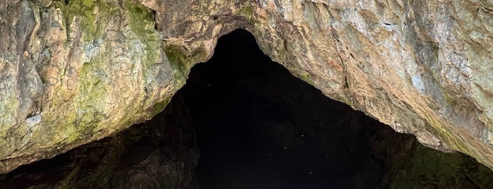 Remete-barlang is one of Budai hegység/Pilis.