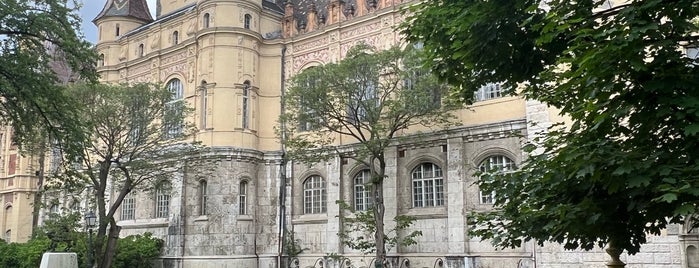 Vajdahunyad Castle is one of Budapest.