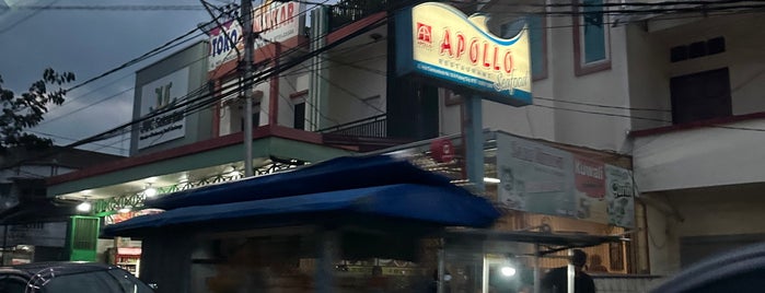 Apollo Restaurant is one of Kuliner.