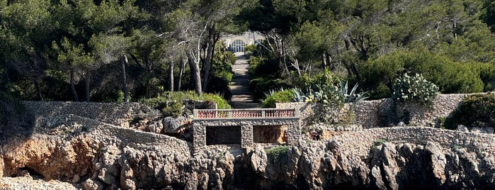 Sentier Du Littoral is one of Antibes Juan Le Pin.