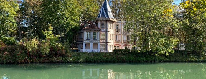 Ile Fanac, Bord De Marne is one of Parcs, jardins et squares.