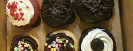 Molly's Cupcakes is one of chicago sweets.