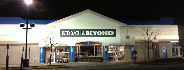 Bed Bath & Beyond is one of Tempat yang Disukai Caio.