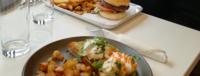 SoMa Burger Co is one of Posti che sono piaciuti a Éanna.
