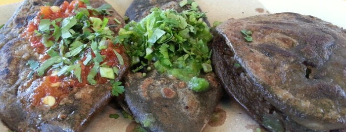 Tlacoyos De Alberjon is one of Del buen comer.