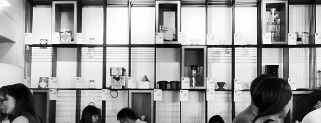Chye Seng Huat Hardware Coffee Bar is one of CAFÉ.Singapore.