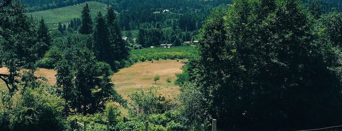 Cascade Alpacas Of Oregon is one of Hood River.