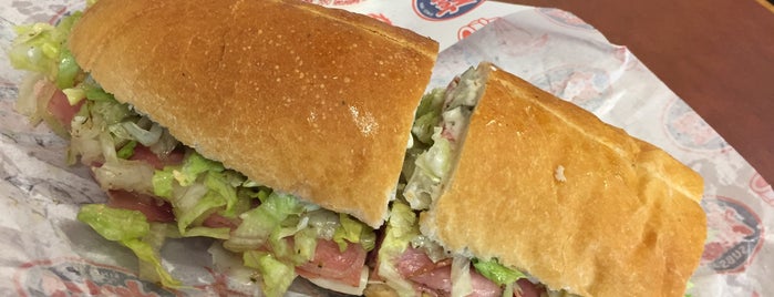 Jersey Mike's Subs is one of Lugares favoritos de Frank.