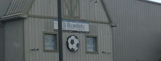 Resolute Athletic Complex is one of Locais curtidos por Michael.
