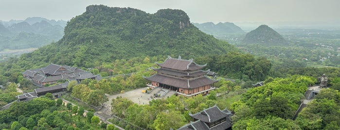 Chùa Bái Đính is one of Ninh Binh Place I visited.