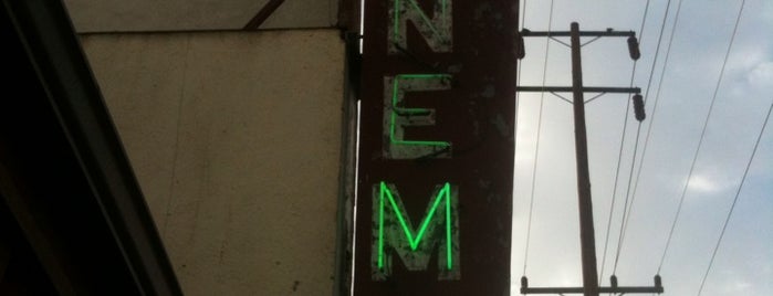 Cinema Bar is one of สถานที่ที่บันทึกไว้ของ Itzel.