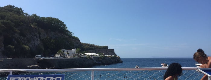 SQUARE is one of Sorrento-Capri.