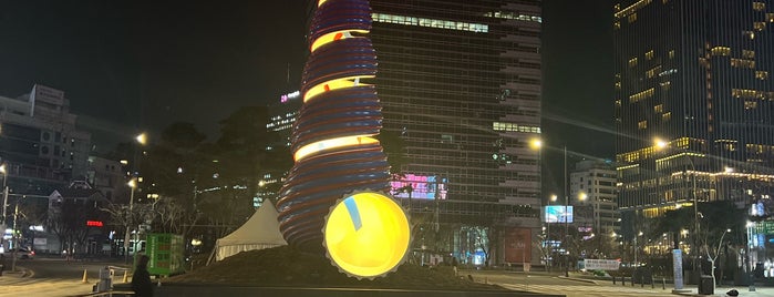 Cheonggyecheon Stream is one of Best of ICN.