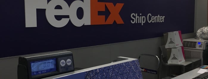 FedEx Ship Center is one of สถานที่ที่บันทึกไว้ของ Garrett.