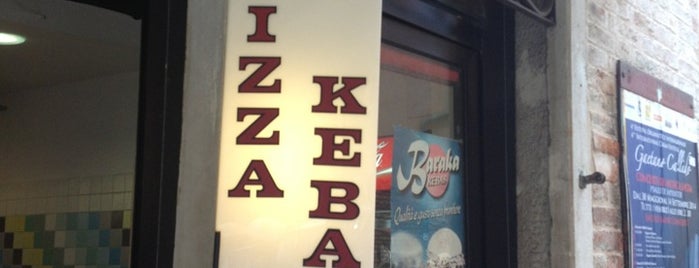 Pizza e Kebab is one of Locais curtidos por Douglas.