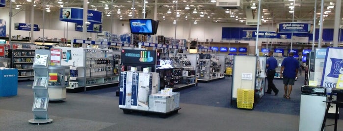 Best Buy is one of Glenn’s Liked Places.