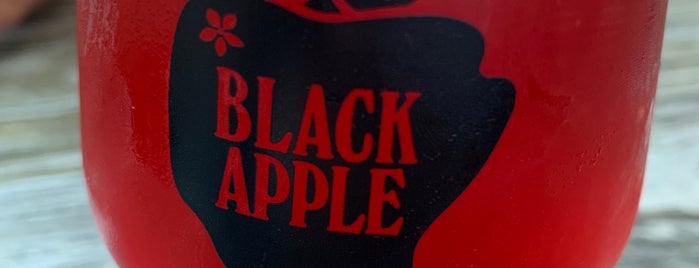 Black Apple is one of Lieux qui ont plu à Char.