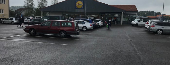 Lidl is one of Grocery Store & Farmers Market.