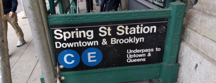 MTA Subway - Spring St (C/E) is one of Docさんのお気に入りスポット.
