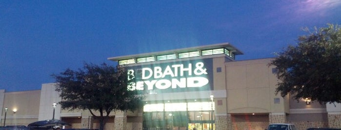 Bed Bath & Beyond is one of Martin’s Liked Places.