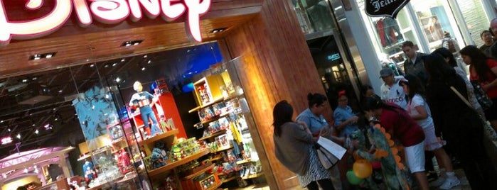 Disney Store is one of Global Foot Print (글로발도장).