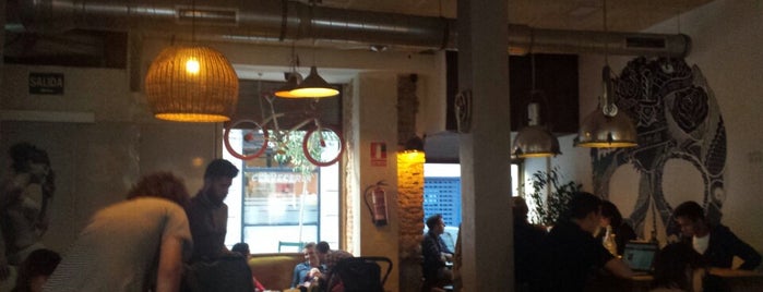 La Bicicleta Café is one of Cafeterías especiales de Madrid.