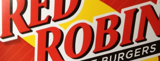 Red Robin Gourmet Burgers and Brews is one of Tempat yang Disukai Barbara.