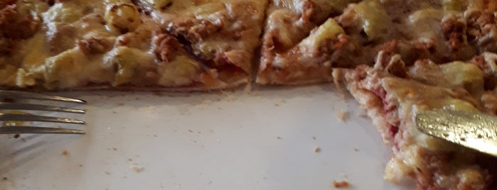 Pizza Royal is one of N.'ın Kaydettiği Mekanlar.