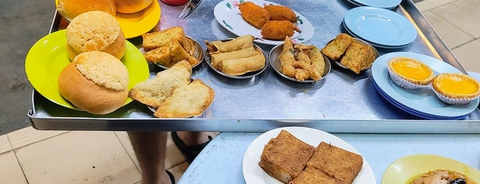 Sing Pao Dim Sum 新包点心店 is one of Food.