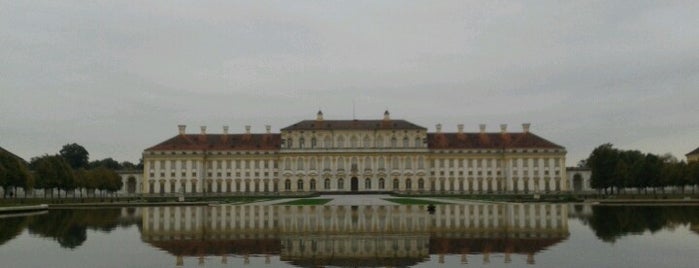 Schlossanlage Schleissheim is one of Tempat yang Disukai Roy.